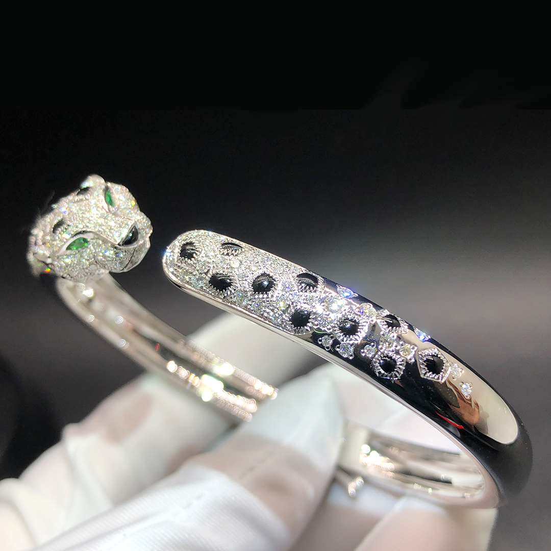 Cartier 18k White Gold Pave Diamonds Onyx Panthere de Cartier Bracelet N6722317
