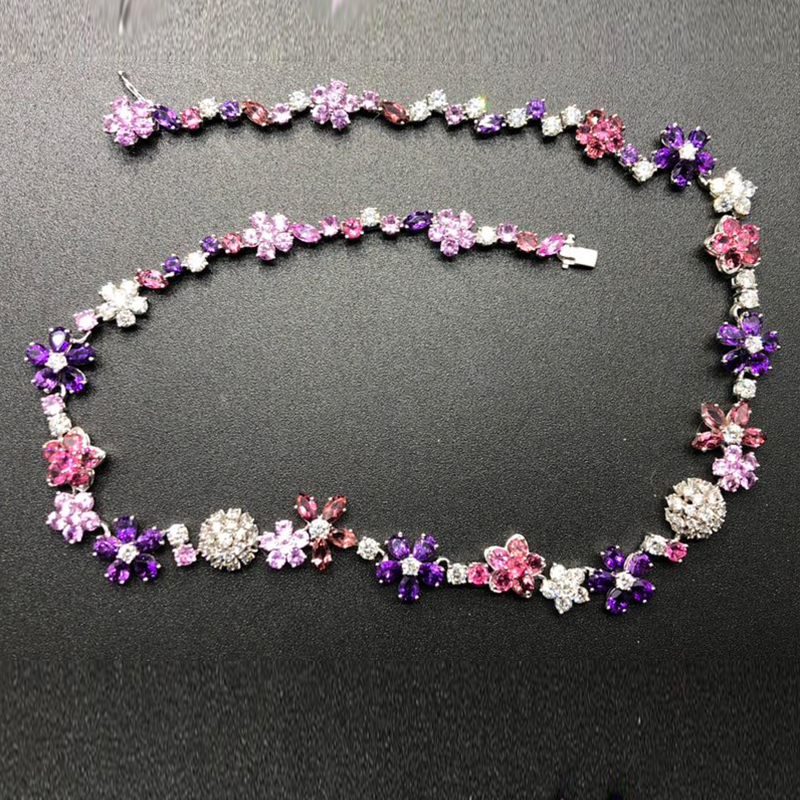 Van Cleef & Arpels 18K White Gold Diamonds and Sapphire Folie des Pres Necklace VCARP05F00